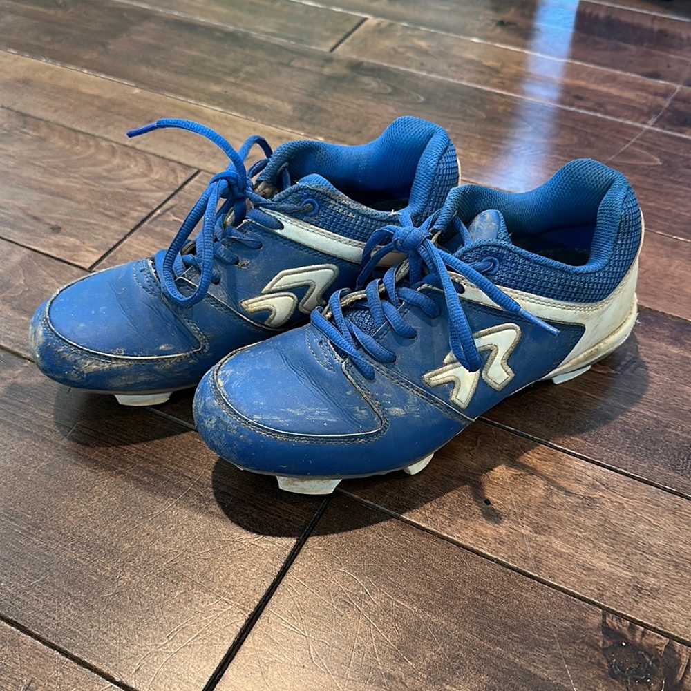 Ringor Softball Molded Cleats
